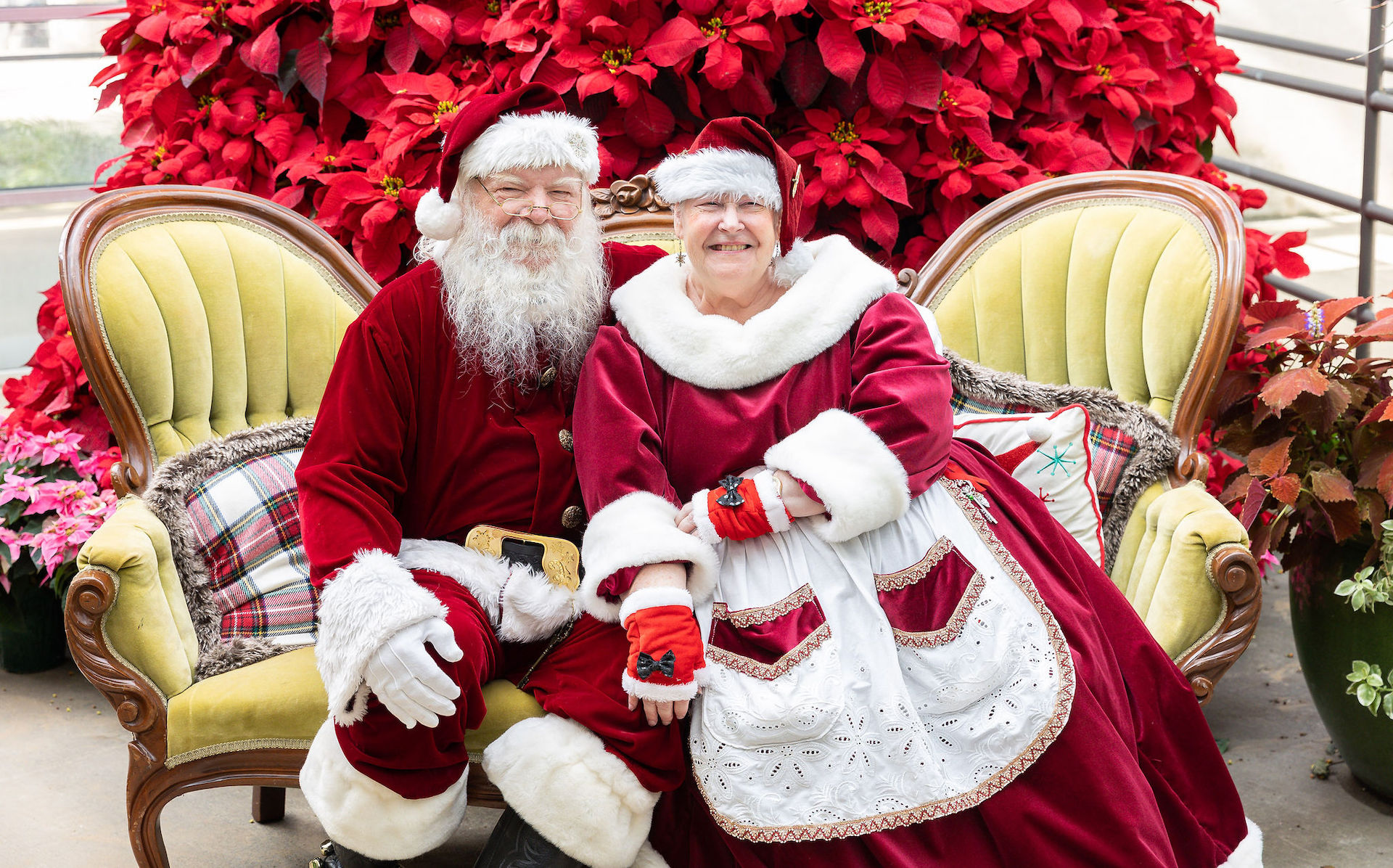 Members Only Pictures with Santa
